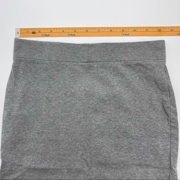 Forever 21 Women’s Basic Gray Skirt Small - Picture 3 of 7